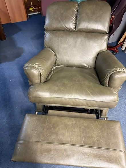Photo of free Swivel Rocker Recliner New Market (New Market) #2