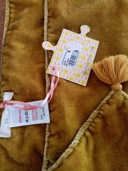 Photo of free New velvet scarf (Victoria SW1) #2