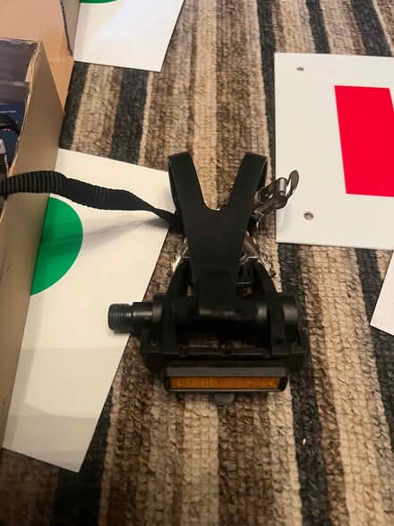 Photo of free Evan toe clip paddles (Fobbing SS17) #1