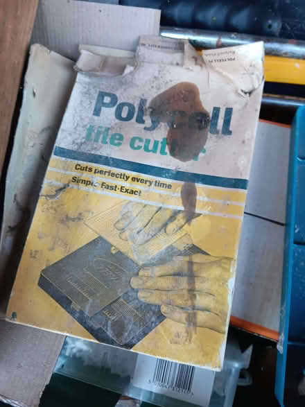 Photo of free 2 Tile cutter tool and base sets, plus tile nibblers (Knaresborough HG5) #1