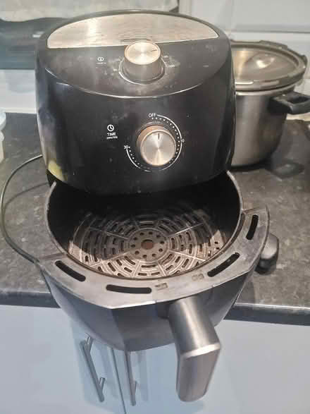 Photo of free Air frier (Sneyd ST1) #2