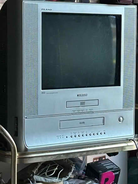Photo of free TV/VHS Combi (Iver Heath SL00BZ) #1