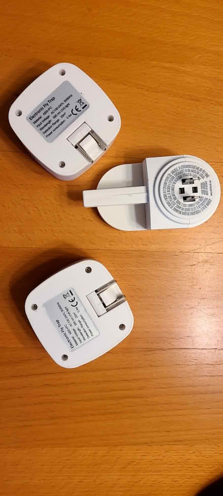 Photo of free UV light bug traps (West Denver) #2