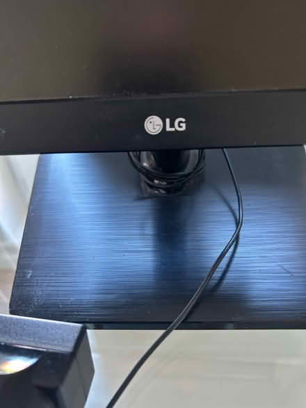 Photo of free 22”Monitor (Gu271nw) #3