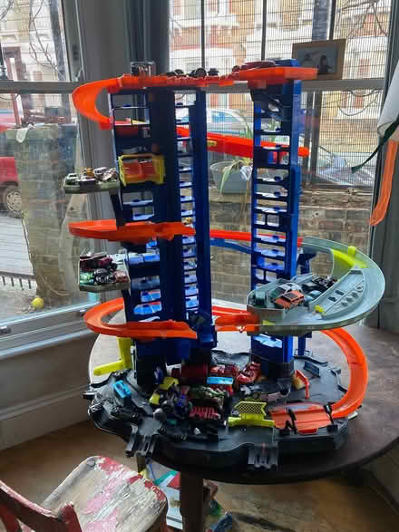Photo of free Hotwheels ultimate garage no cars (London W9 3) #1