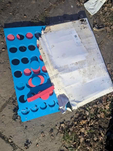 Photo of free A soft connect 4 game (Horsham Roffee) #1