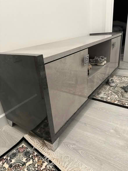 Photo of free Tv table (Ub 34fx) #1