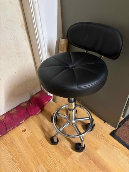 Photo of free Stool (Clifton S60) #1