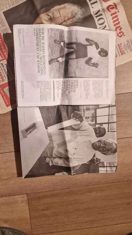 Photo of free Nelson Mandela memorabilia (Kirk Hallam DE7) #3