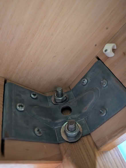 Photo of free Solid table (Cogges OX28) #2