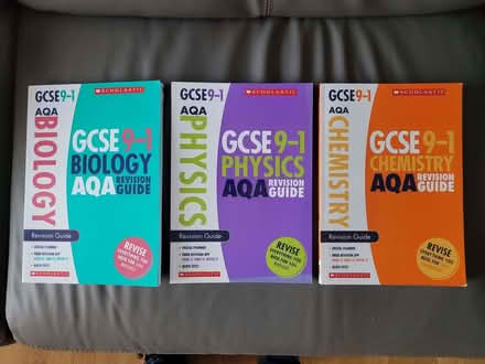 Photo of free GCSE (9-1) Biology, Physics & Chemistry Revision Guides (Purbrook PO7) #1