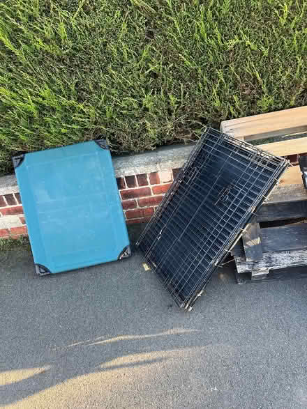 Photo of free Wood, dog crate and bed (Gleedless (S12)) #2