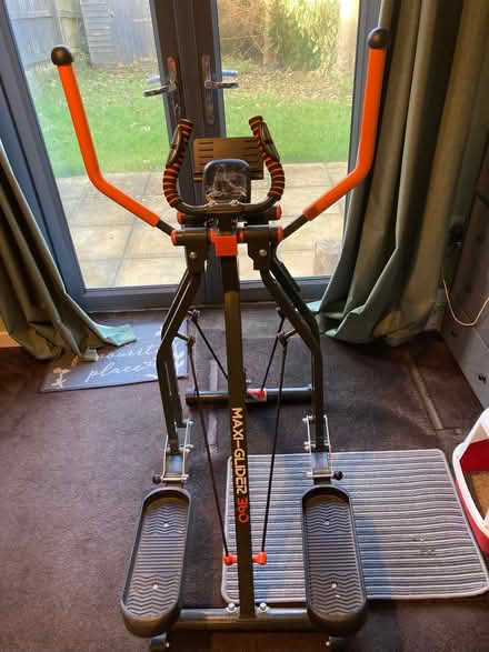 Photo of free Crosstrainer (Wellington TA21) #3