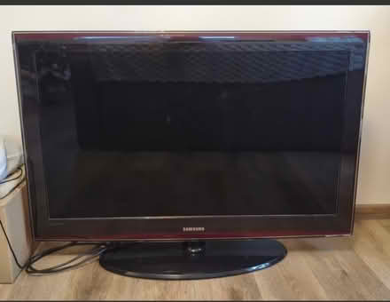 Photo of free Samsung 40" Full HD LCD TV (Basingstoke RG22) #1