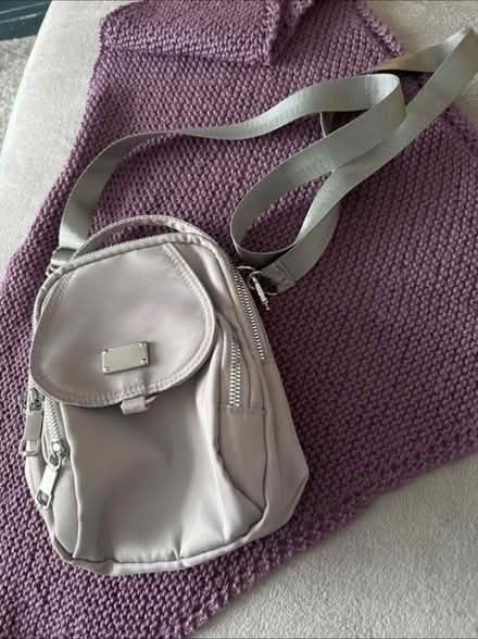 Photo of free Grey ‘rucksack’ type handbag (Sunny Hill DE23) #1