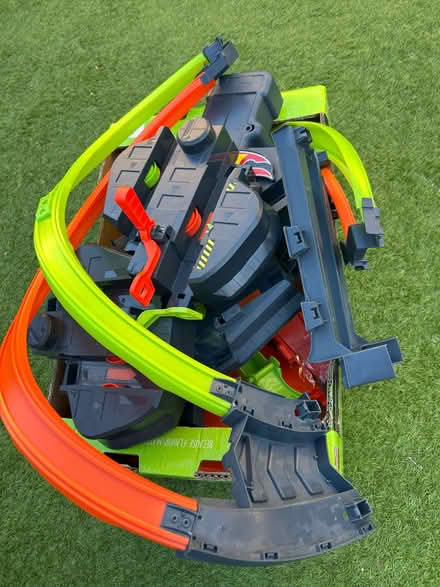 Photo of free Hot wheels toy track (MK41- Brickhill) #1