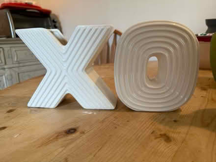 Photo of free X and O ceramic vases (Woodlawn) #1