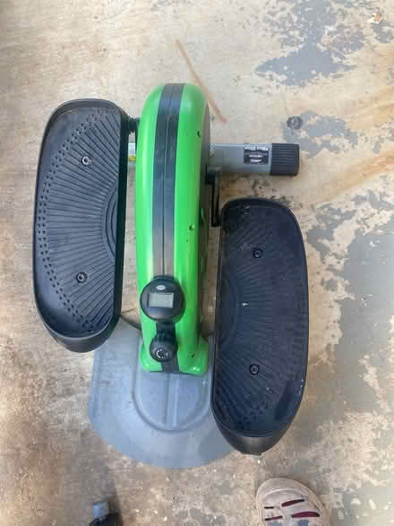 Photo of free Nice elliptical (Ijamsville 21754) #1