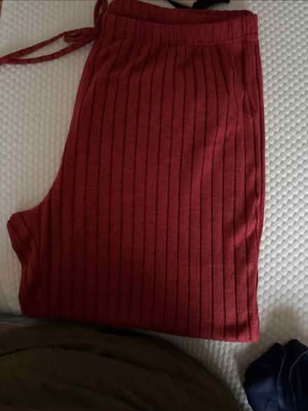 Photo of free Fleecy lounge trousers (Sunny Hill DE23) #1