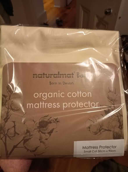 Photo of free Baby Cot Mattress Cover (Worthing BN11) #1