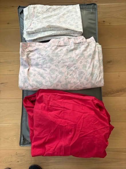 Photo of free Double bed fitted sheet+duvet cover (Shoreditch Park, Hoxton N1) #1