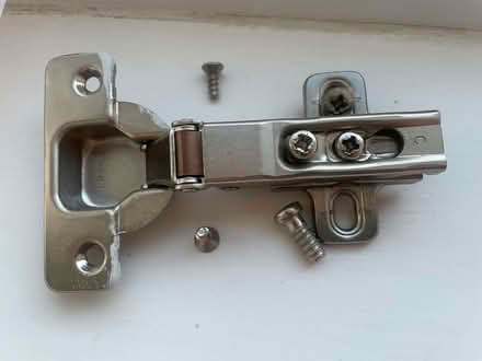 Photo of free Hinges (Erith DA8) #2