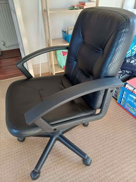 Photo of free Swivel Office Chair in good condition (Kidlington OX5) #2