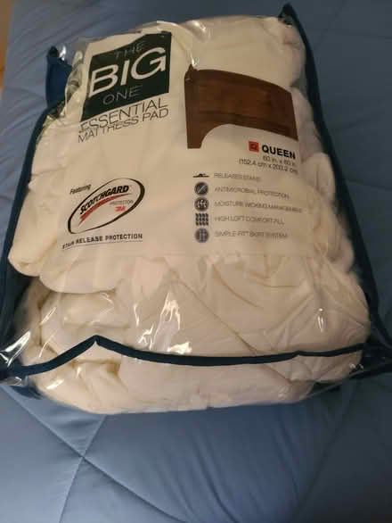 Photo of free Queen size mattress protector (South of 10th in Gilroy) #2