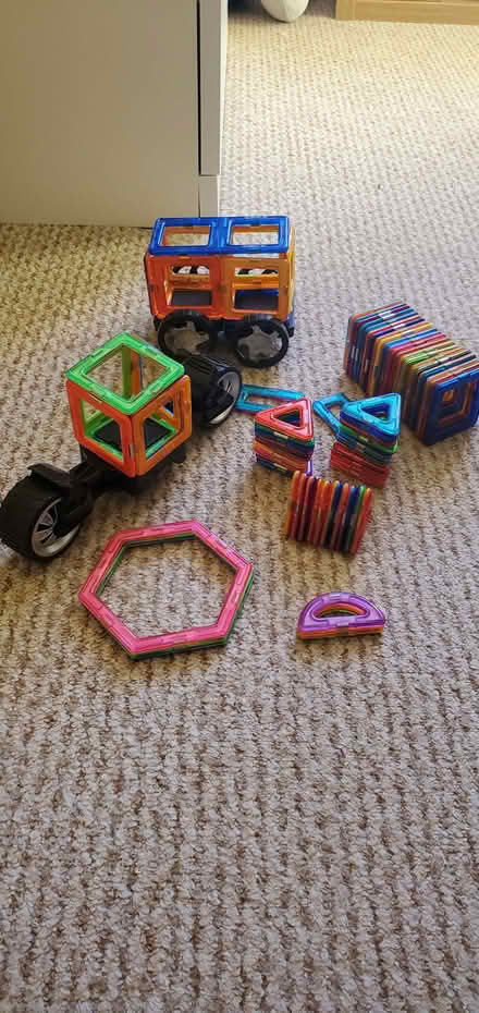 Photo of free Plastic magnetic building tiles (Southsea PO4) #1