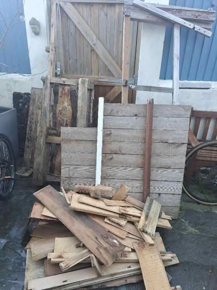 Photo of free Wood/broken pallets (Seaside BN22) #1