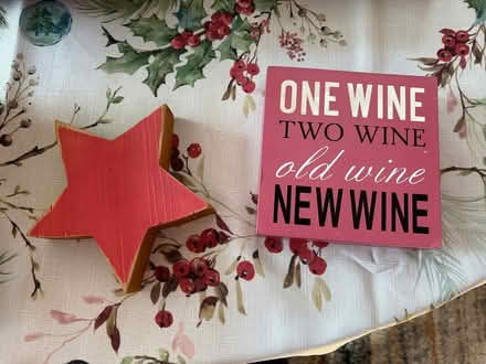 Photo of free Small sign and small wooden star (Drexel Hill) #1