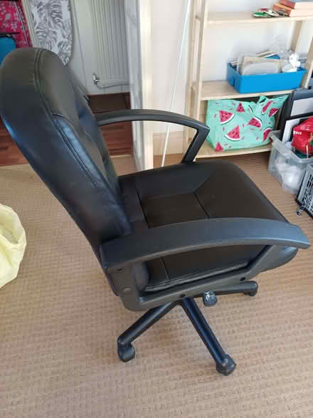 Photo of free Swivel Office Chair in good condition (Kidlington OX5) #4
