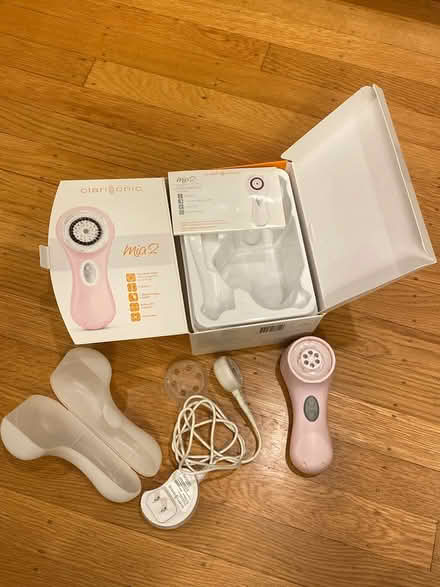 Photo of free Clarisonic Mia 2 facial cleanser (Greenwood) #2