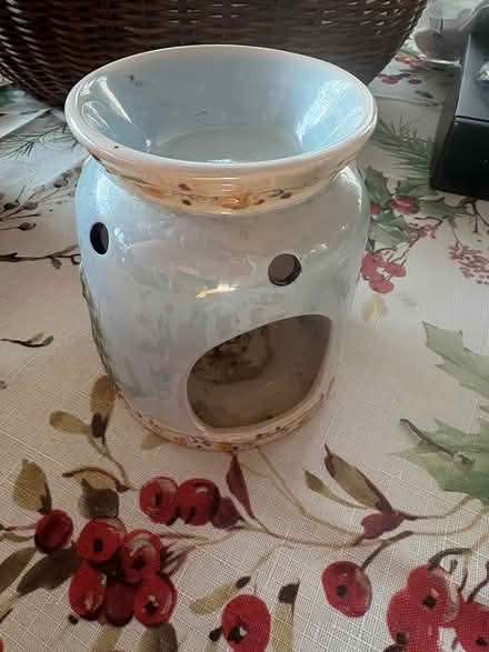 Photo of free Wax burner or tealight (Drexel Hill) #1