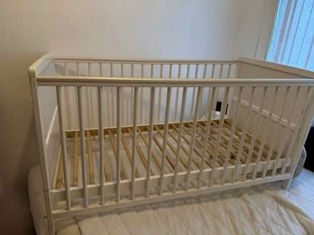 Photo of free Baby cot and its mattress (M35 0BF) #1