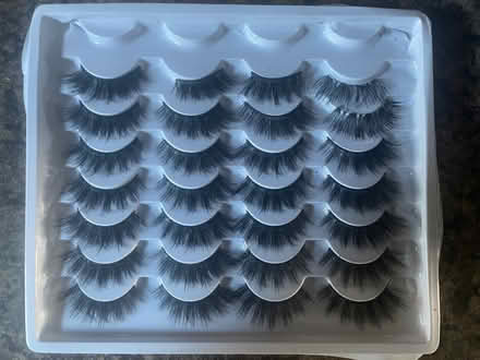 Photo of free Fake eyelashes (Barton OX3) #1