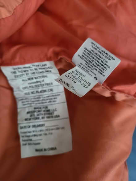 Photo of free Twin comforter Pink (South of 10th in Gilroy) #1