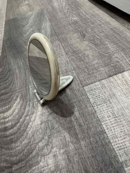 Photo of free Compact mirror (GL3) #1