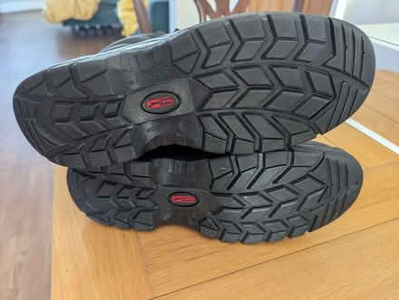 Photo of free Size 10 safety boots (Goodmayes IG3) #2