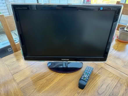 Photo of free Samsung HD TV (Goffs Oak) #1
