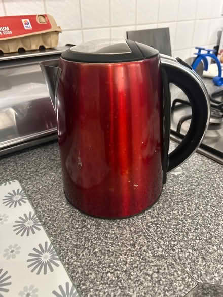 Photo of free Red Kettle (Westbrook WA5) #2