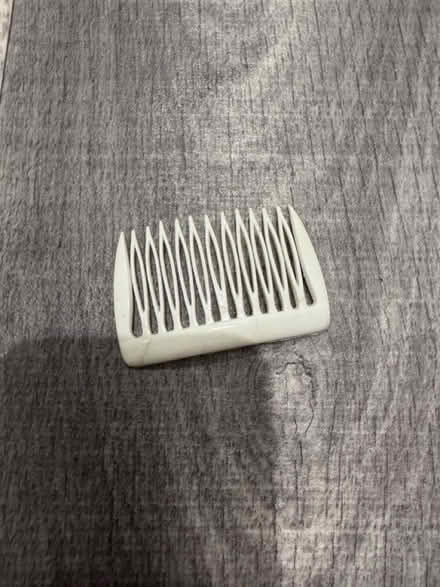 Photo of free Hair slide (GL3) #1