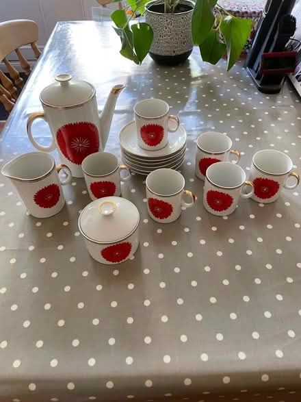 Photo of free Coffee pot and cups set (Wickwar GL12) #1
