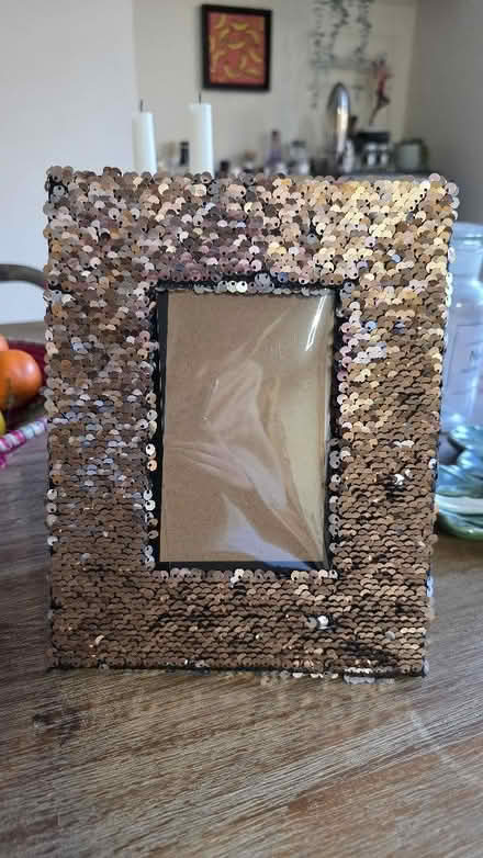 Photo of free Sequin photo frame (Church RG2) #1