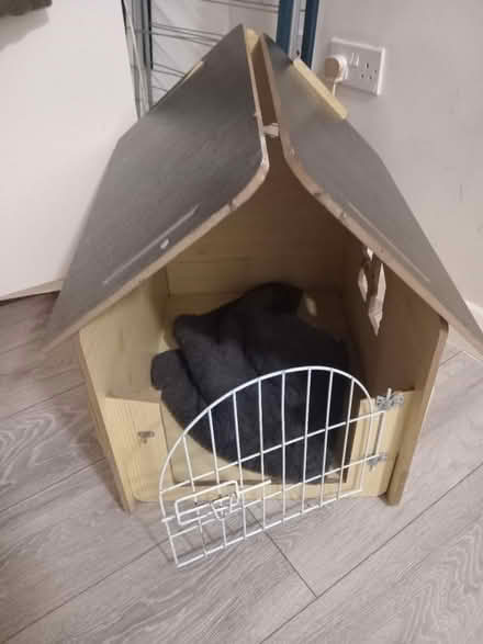 Photo of free Dog house (UB1 2TH) #1