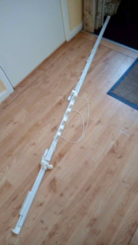 Photo of free Harrison Drape curtain rail (Leominster HR6) #1