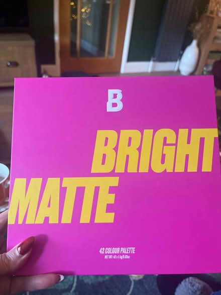 Photo of free Bright Matte Eye shadow colour palette (Wokingham RG40) #2