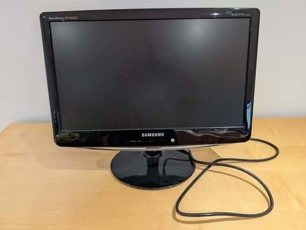 Photo of free Samsumg 18inch Colour TV (Wokingham RG40) #1