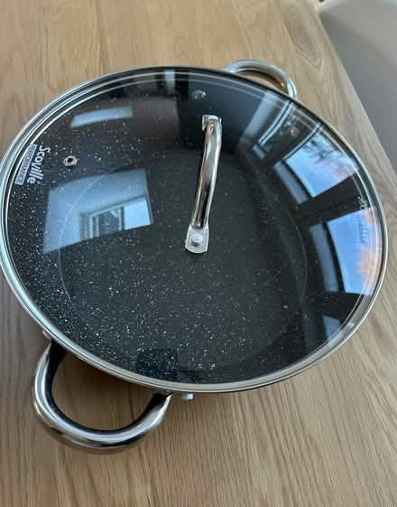 Photo of free Scoville Neverstick Casserole Pan & Lid (Lodge Moor S10) #2