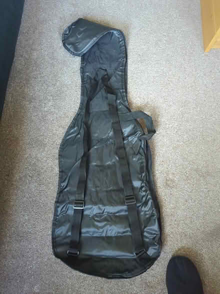 Photo of free Guitar case (Bare, LA4) #1